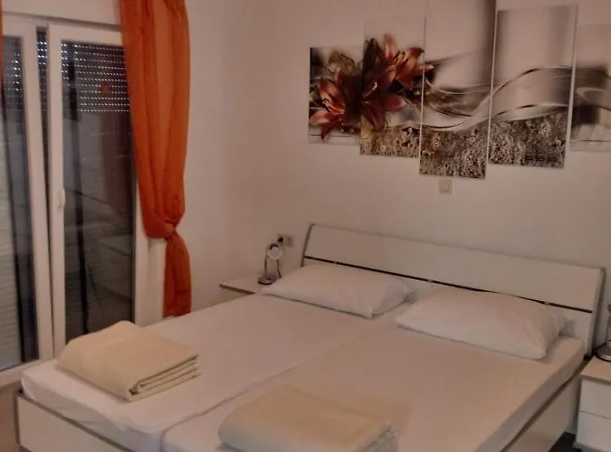Apartment Elena *