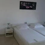 Elena 公寓 特罗吉尔