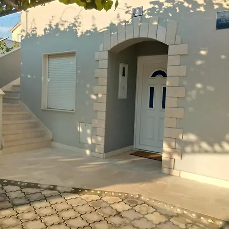 Elena Apartment