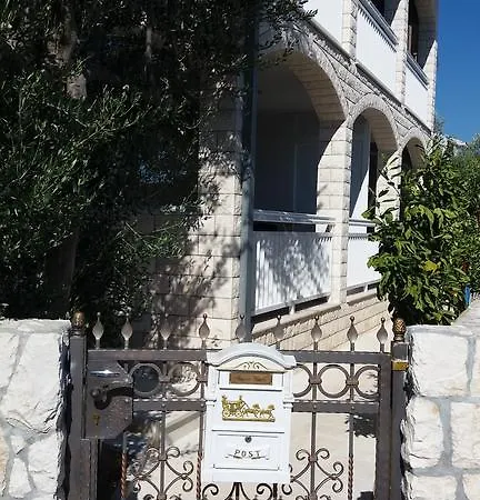 Apartment Elena *