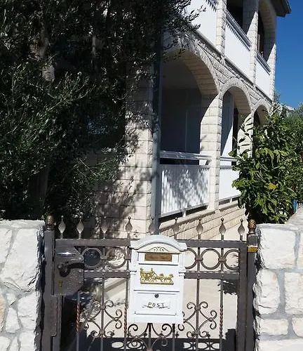 Apartman Elena *